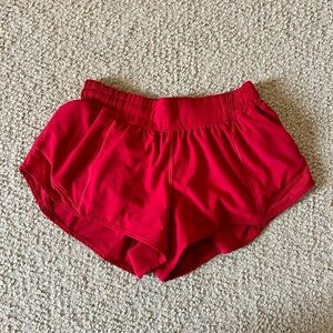 lulu lemon red hotty hot 2.5” shorts